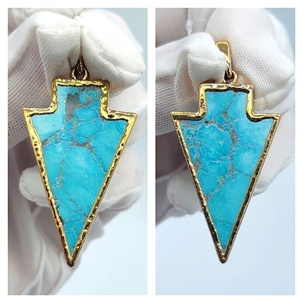 Goldtone Turquoise Arrowhead Reversible Pendant #666